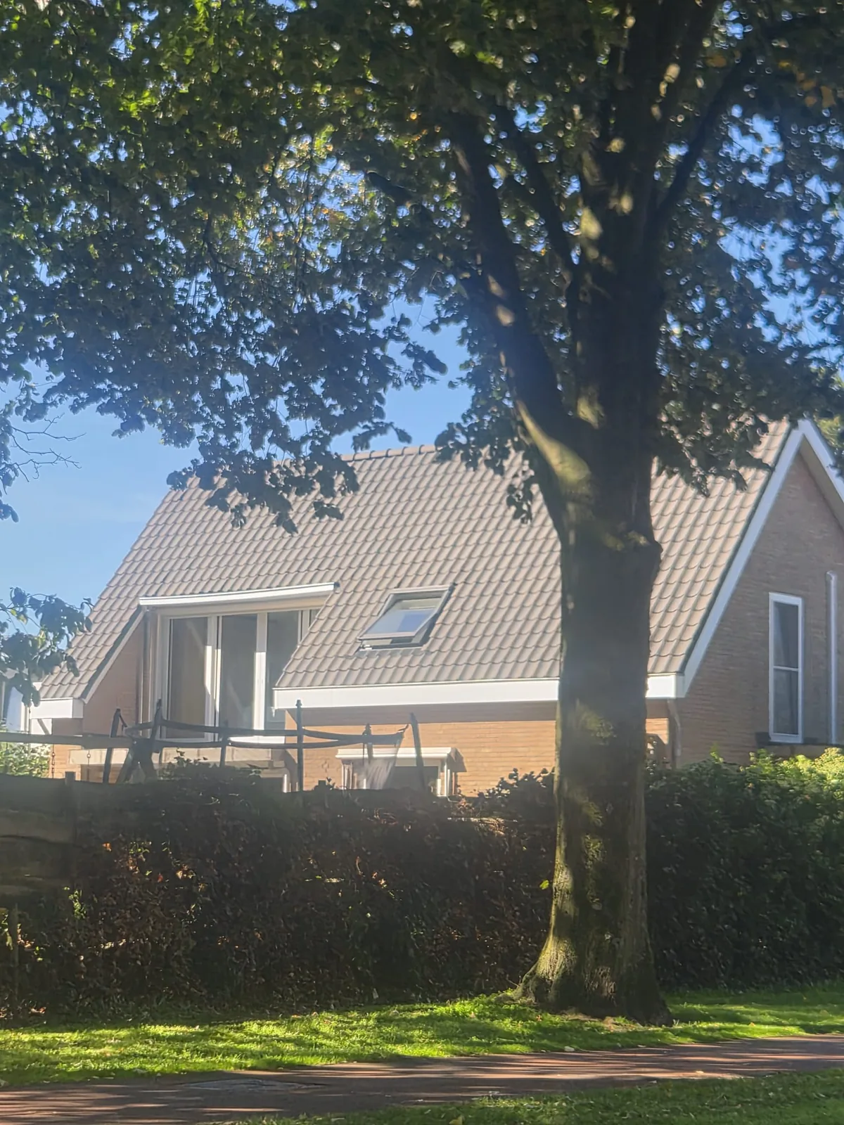 Na: dakkapel en dakraam in het nieuwe dak